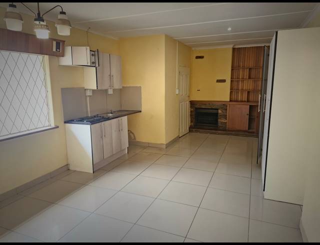 6 BEDROOM HOUSE FOR SALE IN WESTDENE